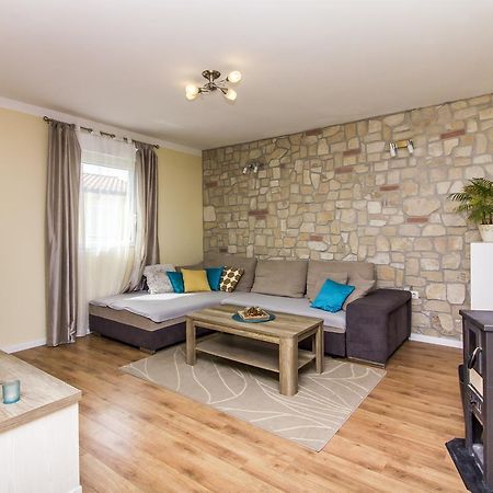Appartamento Apartman Maxim Pola Esterno foto