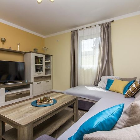 Appartamento Apartman Maxim Pola Esterno foto