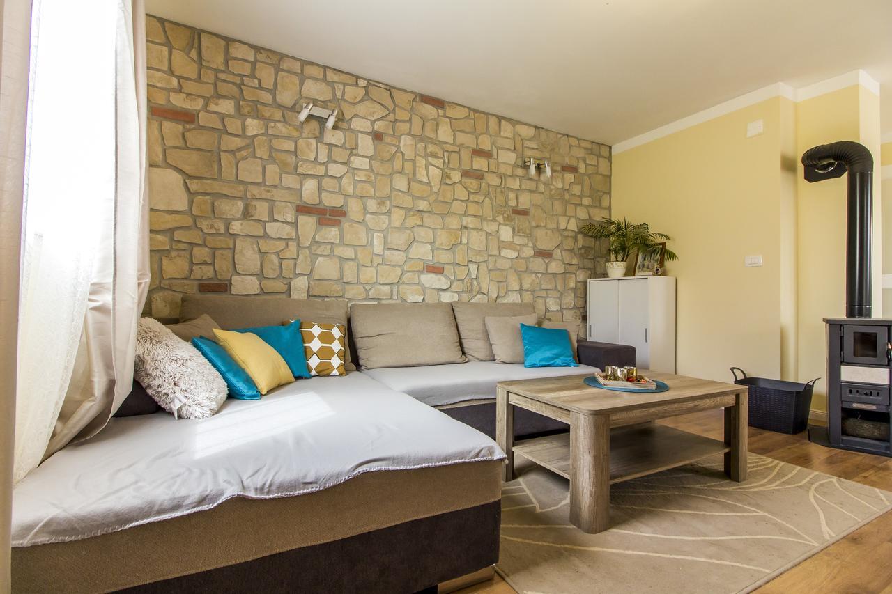 Appartamento Apartman Maxim Pola Esterno foto