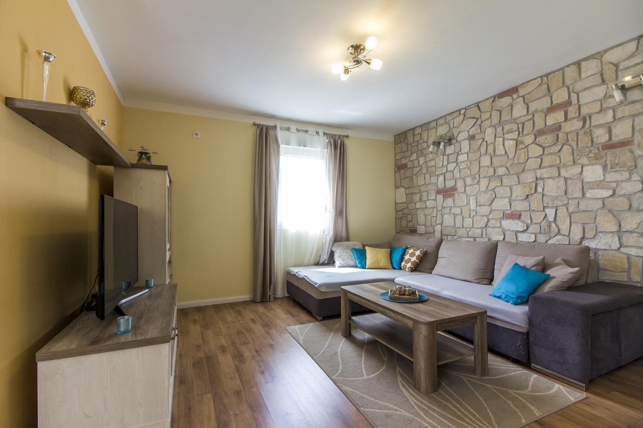 Appartamento Apartman Maxim Pola Esterno foto