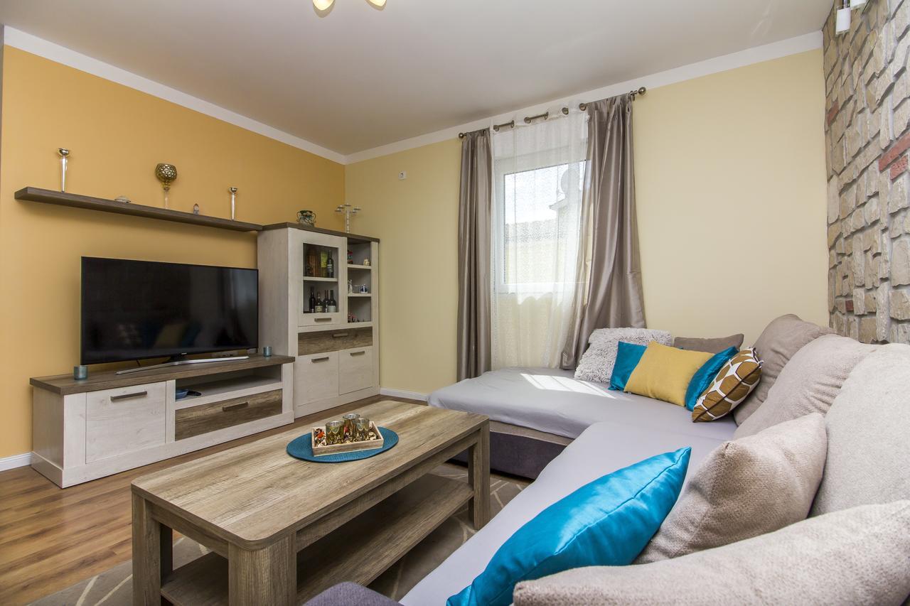 Appartamento Apartman Maxim Pola Esterno foto