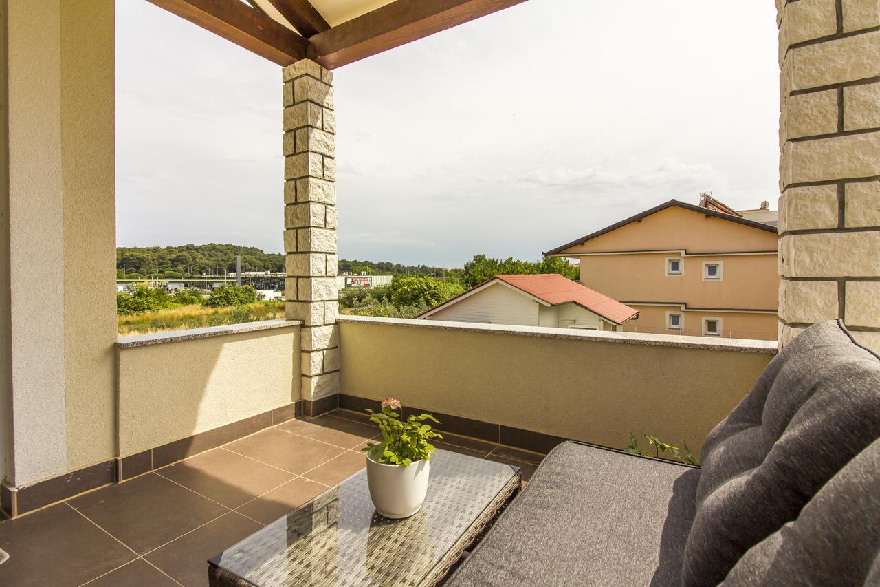 Appartamento Apartman Maxim Pola Esterno foto