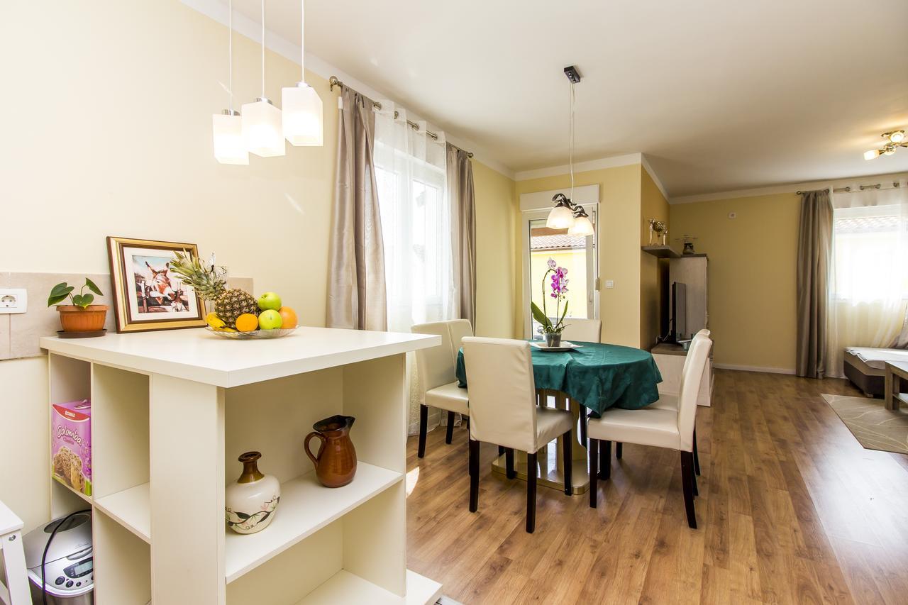 Appartamento Apartman Maxim Pola Esterno foto