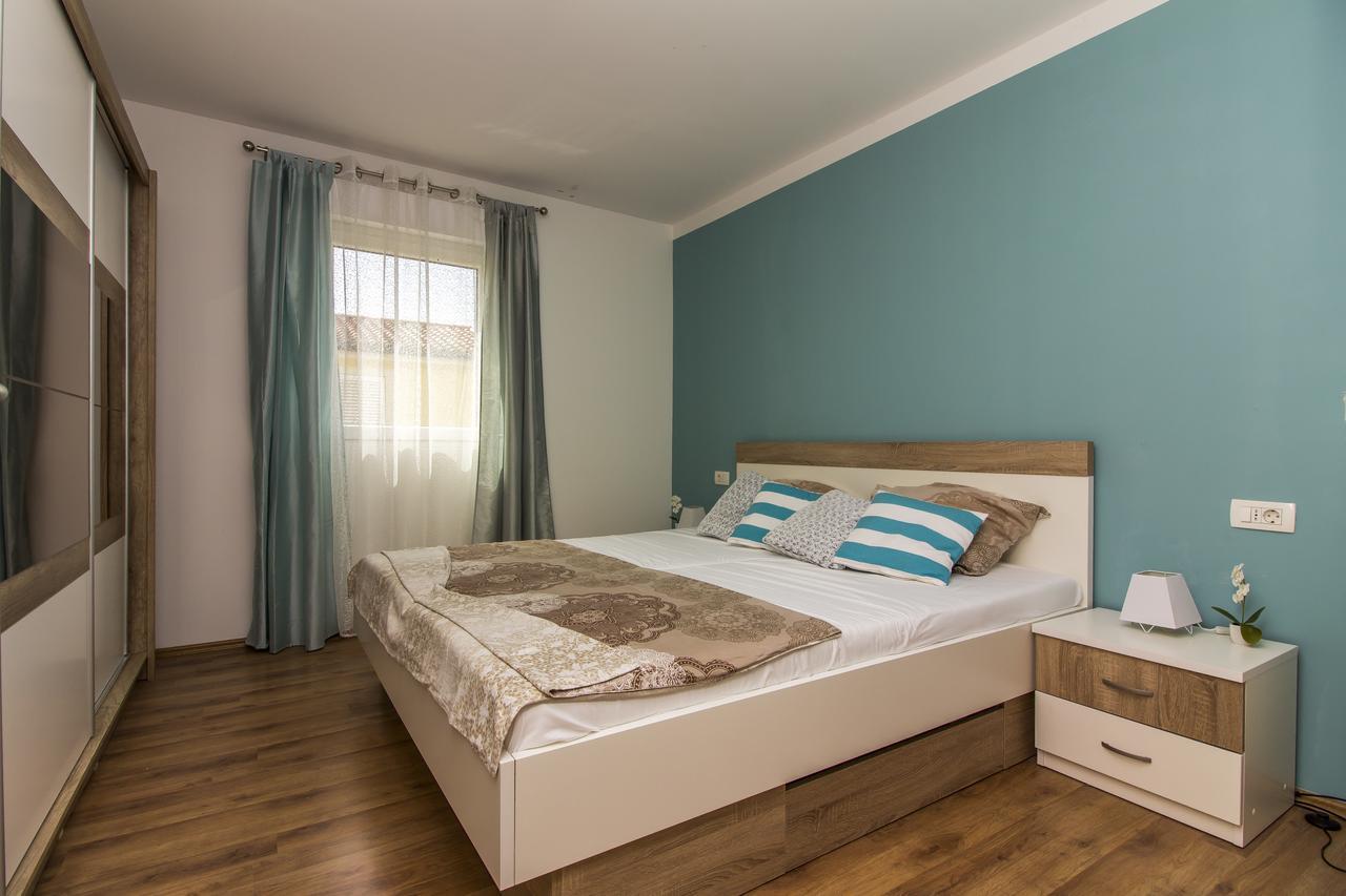 Appartamento Apartman Maxim Pola Esterno foto